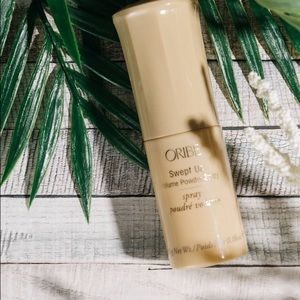 Oribe swept up powder